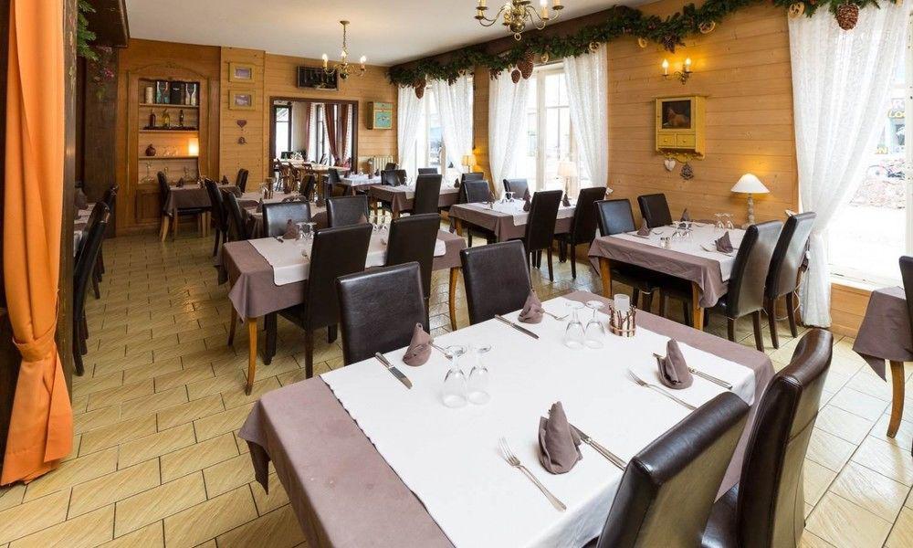 Hotel Restaurant L'Aubergade Gerardmer Exterior photo
